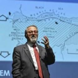 Naci Görür'ü sinirlendiren soru! 'Ne kafası bunlar! Utanmıyor musunuz?'