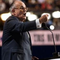 Trump'a şok! 'Seçimlere müdahale" suçlamasıyla eski avukatı Rudy Giuliani'ye dava açıldı