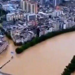 Sular altında kalan Çin'den korkutucu görüntüler