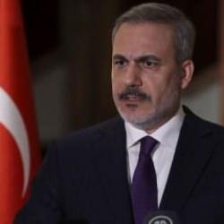 Bakan Fidan Yunan mevkidaşıyla Londra'da görüştü