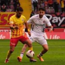 4 gol 1 kırmızı kart! Kayseri'de puanlar paylaşıldı