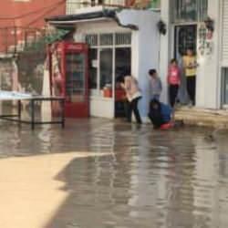Cizre'de aniden bastıran sağanak ve dolu yağışı hayatı olumsuz etkiledi