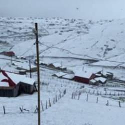 Doğu Karadeniz'in g&ouml;rkemli yaylalarına kış geri geldi