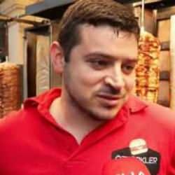 Taksim esnafı: Bizim i&ccedil;in iş&ccedil;i bayramı yok, biz &ccedil;alışıyoruz