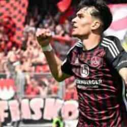 Can Uzun yıldızlaştı, Nürnberg kümede kalmayı garantiledi
