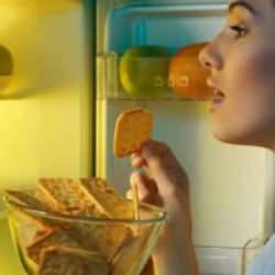 Diyette gece acıkınca ne yemeli? Gece ne yenirse kilo yapmaz?