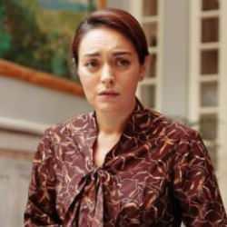 Ezgi Mola'dan radikal karar! 26 yıl sonra oyunculuğu bıraktığını duyurdu