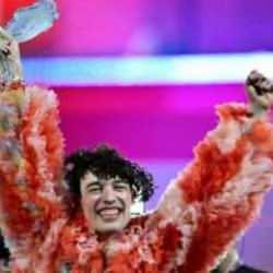 İsrail protestoları ve Filistin'e desteğin damga vurduğu Eurovision'u "İsvi&ccedil;re" kazandı