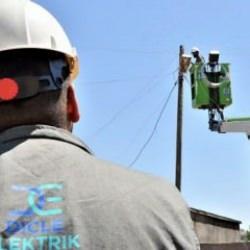 Y&uuml;zs&uuml;zl&uuml;ğ&uuml;n b&ouml;ylesi! Elektrik ka&ccedil;ak&ccedil;ılarından DEDAŞ ekibine saldırı