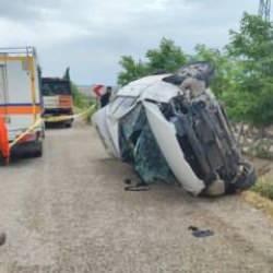 Takla atıp duvara &ccedil;arptı: Feci kazadan acı haber!