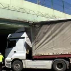 4 kişi ölmüştü! Bakırköy'de aynı üst geçitte yine tır kazası