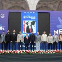 9. Devr-i Alem Gençlik Fuarı'nda yeni medyaya dair önemli bilgiler verildi