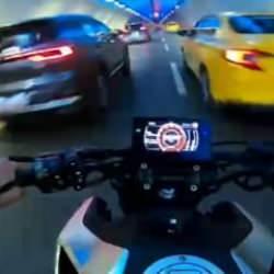 Çılgın motosikletli trafiği tehlikeye soktu, cezadan kaçamadı