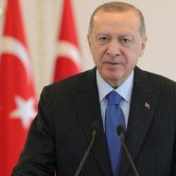 Cumhurbaşkanı Erdoğan gençlerle bir arada: 'Türkiye'nin en büyük umudu sizlersiniz!'