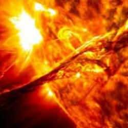 Güneş'te devasa bir patlama daha oldu