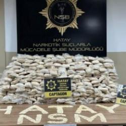 Hatay'da 820 bin uyuşturucu hap ele ge&ccedil;irildi: 2 şahıs tutuklandı