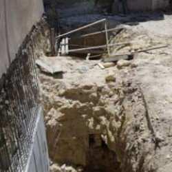 İstanbul'da inşaat &ccedil;alışması sırasında mağara ve kanal bulundu