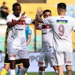 Yiğidolar İstanbul'da 3 golle kazandı