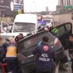 Basın Ekspres yolunda kaza: Çok sayıda yaralı var!