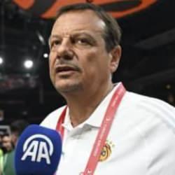 Ergin Ataman'dan 'skandal pankart' için ilk açıklama