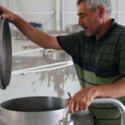 Günlük 40 ton süt toplanan merkez, bin 200 aileye ekmek kapısı oldu