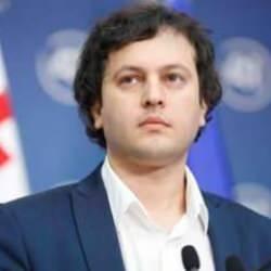 G&uuml;rcistan ABD'ye meydan okudu! &Ccedil;ok &ccedil;arpıcı Rusya &ccedil;ıkışı