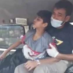 İç acıtan video! Bir baba kuduz olmuş oğlunun ölümünü bekliyor!