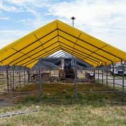 İstanbul'da kurulan pazarlar, kurbanlıkları bekliyor