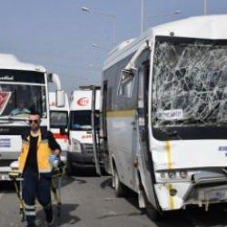 Manisa'da iki servis midibüsü ile otobüsün çarpıştı: 35 kişi yaralandı