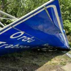 Samsun'da yön tabelası devrildi: Araç kuyrukları oluştu