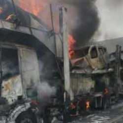 Sıfır ara&ccedil;lar alev alev yandı!