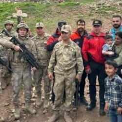 Y&uuml;ksekova'da kaybolan &ccedil;ocuk uyurken bulundu