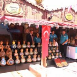 Alanya'da "İşyurtları Ürün ve El Sanatları Fuarı" açıldı