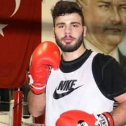 İsrailli rakibini perişan eden milli boksör Filistin'i unutmadı!