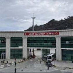 Sarp Sınır Kapısı'nda tır geçişleri 26 Mayıs'ta 1309'a ulaşarak rekor kırdı