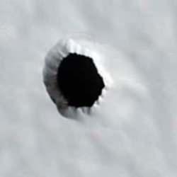 Yeni keşfedildi, sığınağa benziyor! Mars'a yerleşmenin anahtarı bulunmuş olabilir...