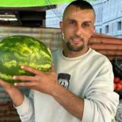 'Allah' yazılı karpuzu g&ouml;ren bir daha bakıyor