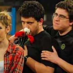 Çok Güzel Hareketler oyuncusu hastalığını böyle açıkladı: Dehşete kapılıyorum!