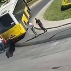 Korku dolu anlar: İETT otobüsünden dumanlar yükseldi