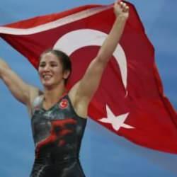 Milli güreşçi Zeynep Yetgil bronz madalya kazandı