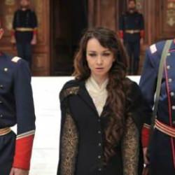 Tarihi dizinin oyuncusu sessiz sedasız evlendi! Başak Daşman'ın eşi bakın kimmiş...