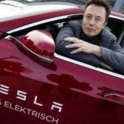 Tesla hissedarından Elon Musk'a büyük şok!