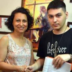 18 yaşındaki gen&ccedil; ve annesinin arasındaki &ccedil;atışmayı ara buluculuk s&ouml;zleşmesi &ccedil;&ouml;zd&uuml;