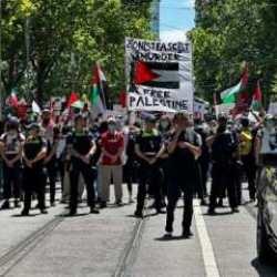 Avustralya'da polis, Melbourne'deki Filistin'e destek g&ouml;sterisine m&uuml;dahale etti