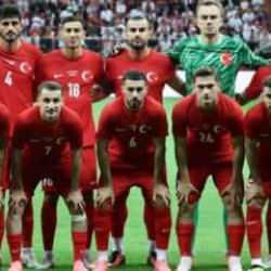 Barış Alper'in golü yetmedi! Milliler, Polonya'da son dakikada yıkıldı