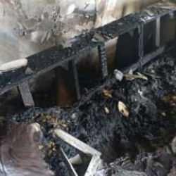 Bomba gibi patladı! Taşınabilir batarya y&uuml;z&uuml;nden ev k&uuml;le d&ouml;nd&uuml;