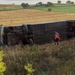 Denizli'de yolcu otob&uuml;s&uuml; devrildi! &Ccedil;ok sayıda yaralı var!