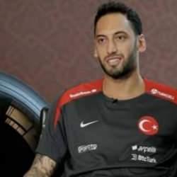 Hakan Çalhanoğlu'ndan Montella'ya övgü!