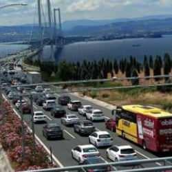 Osmangazi K&ouml;pr&uuml;s&uuml;'nde bayram trafiği yoğunluğu