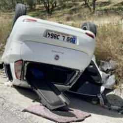 S&ouml;ke'de otomobil şarampole devrildi: 3 yaralı